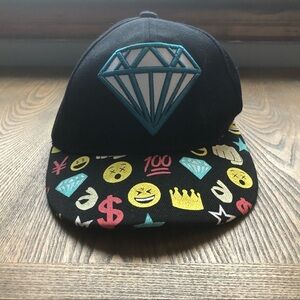 🎄 UK snap back diamond emoji baseball cap